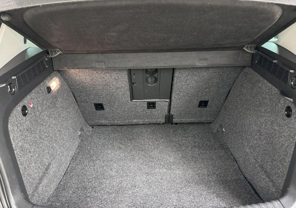 Volkswagen Tiguan cena 49900 przebieg: 209000, rok produkcji 2012 z Żmigród małe 562